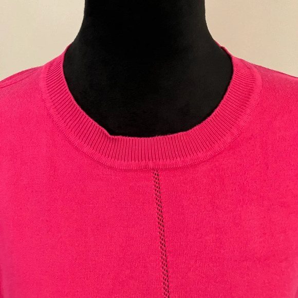 Max Studio hot pink crew‎ neck sweater - Picture 2 of 3